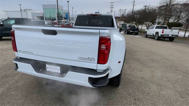 New 2026 Chevrolet Silverado 3500 High Country w/ Technology Package image 9