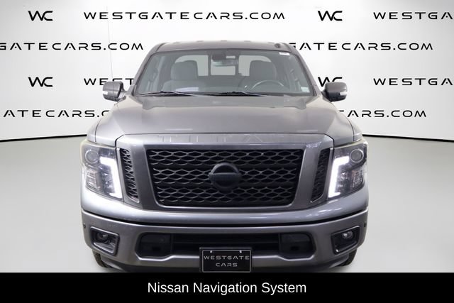 Used 2019 Nissan Titan SV w/ SV Convenience Package RWD image 2