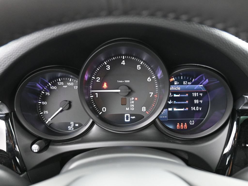 Certified 2026 Porsche Macan AWD/4WD image 18