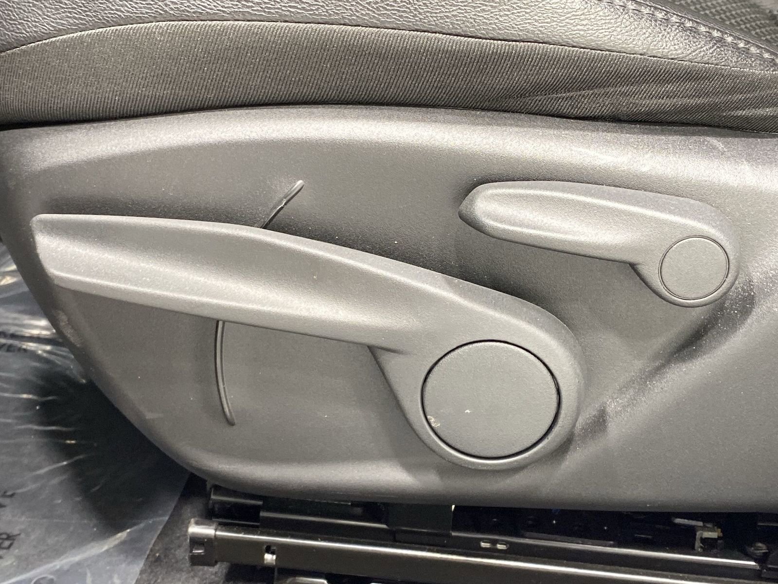 Used 2025 Jeep Compass Latitude w/ Altitude Special Edition image 12