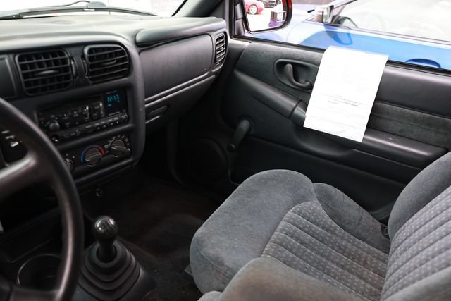 Used 2000 Chevrolet S10 Pickup LS w/ Preferred Equipment Group RWD image 21
