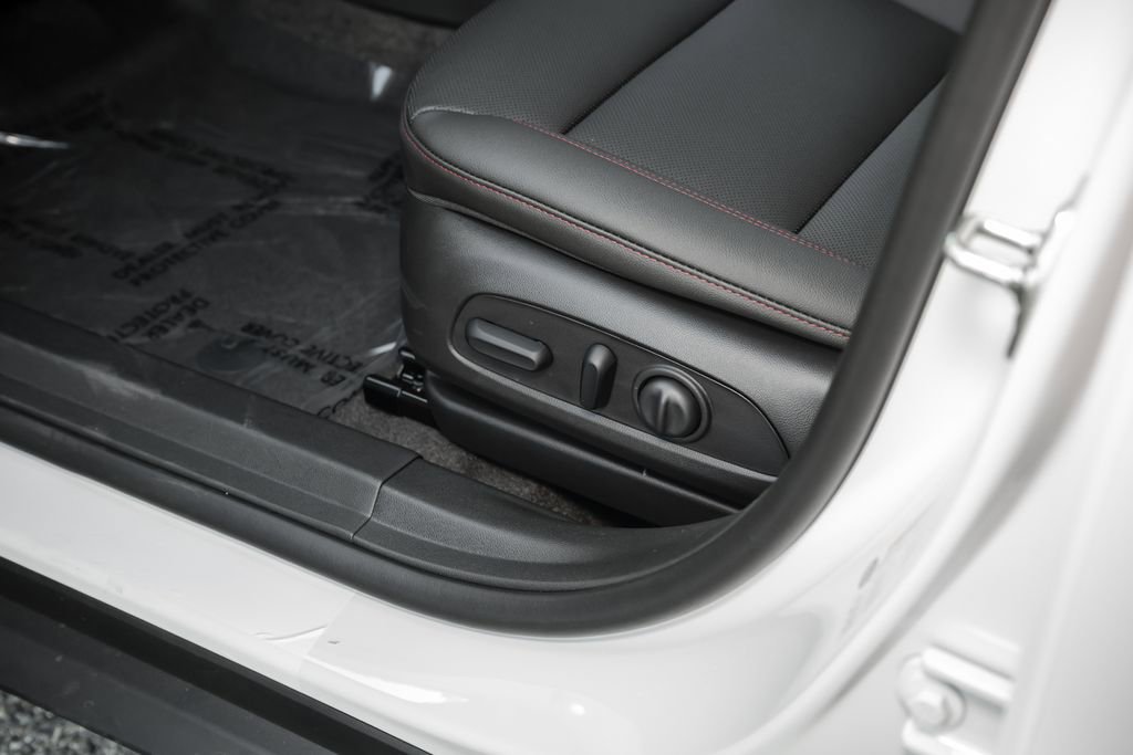 New 2026 Chevrolet Trax RS w/ Driver Confidence Package FWD image 17