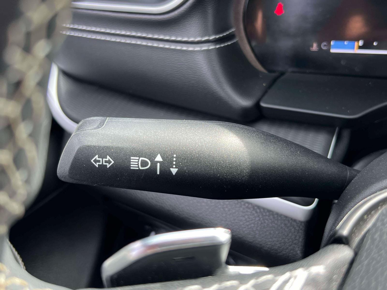 Used 2023 Jeep Grand Cherokee L Altitude AWD/4WD image 11