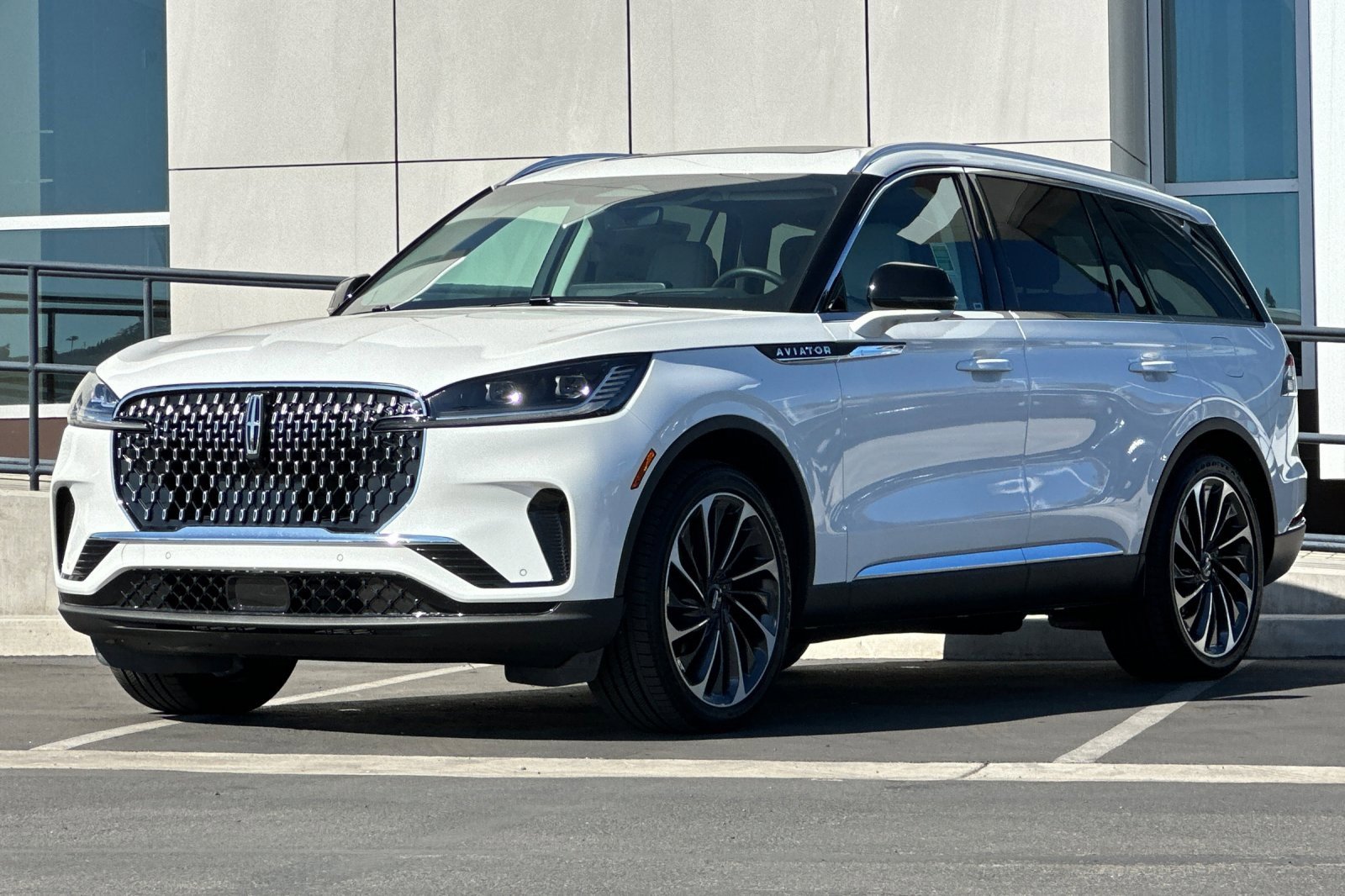 New 2025 Lincoln Aviator Reserve w/ Equipment Group 201A image 7