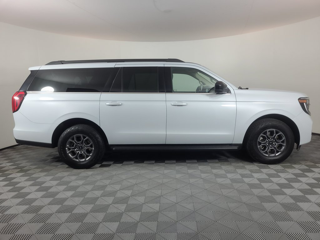 Used 2025 Ford Expedition Max Active AWD/4WD image 2