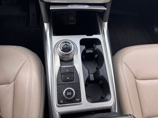 Certified 2022 Ford Explorer XLT w/ Equipment Group 202A image 21