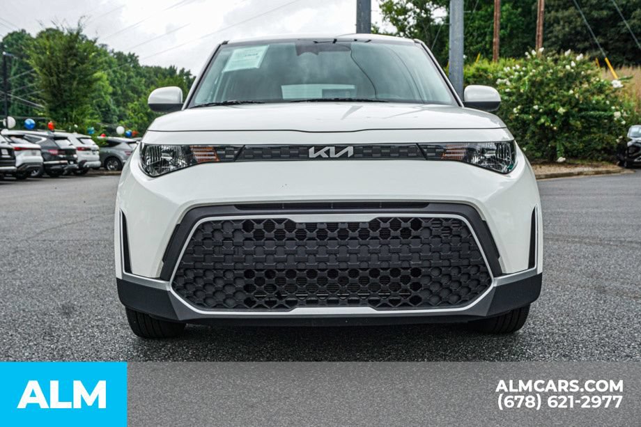 Used 2025 Kia Soul LX w/ LX Technology Package FWD image 9