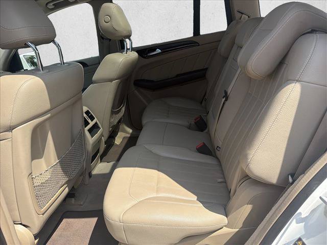 Used 2015 Mercedes-Benz GL 450 4MATIC w/ Appearance Package image 19