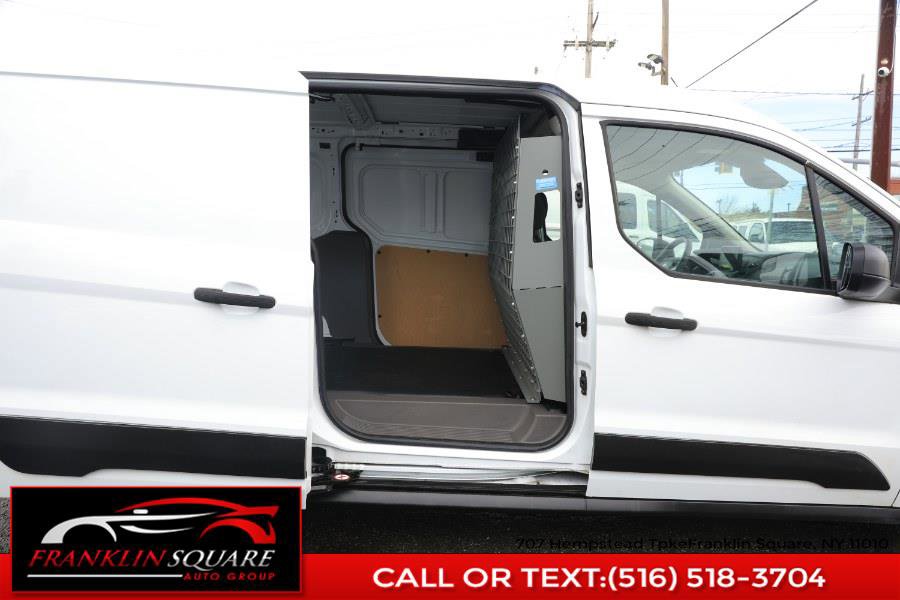 Used 2022 Ford Transit Connect XLT image 17