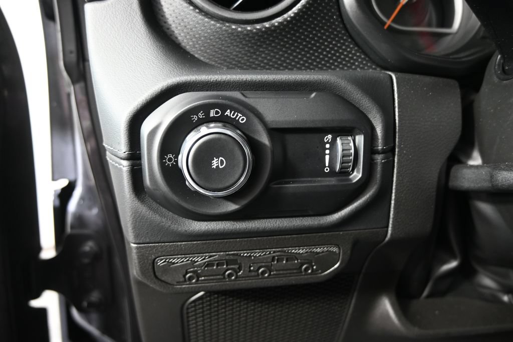 Used 2024 Jeep Wrangler Unlimited Rubicon w/ Dual Top Group AWD/4WD image 25