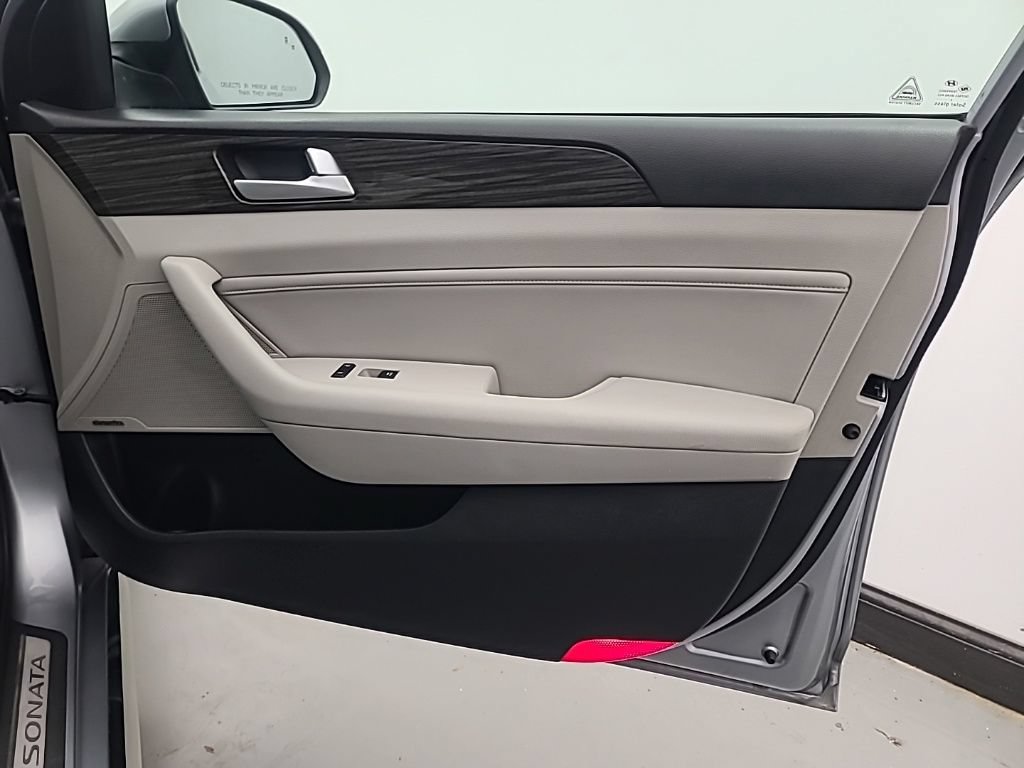Used 2015 Hyundai Sonata Limited FWD image 13