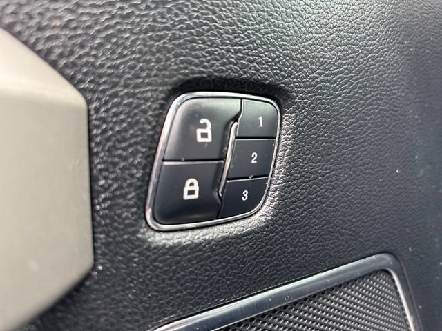 Used 2017 Ford F250 Lariat w/ Lariat Value Package AWD/4WD image 36