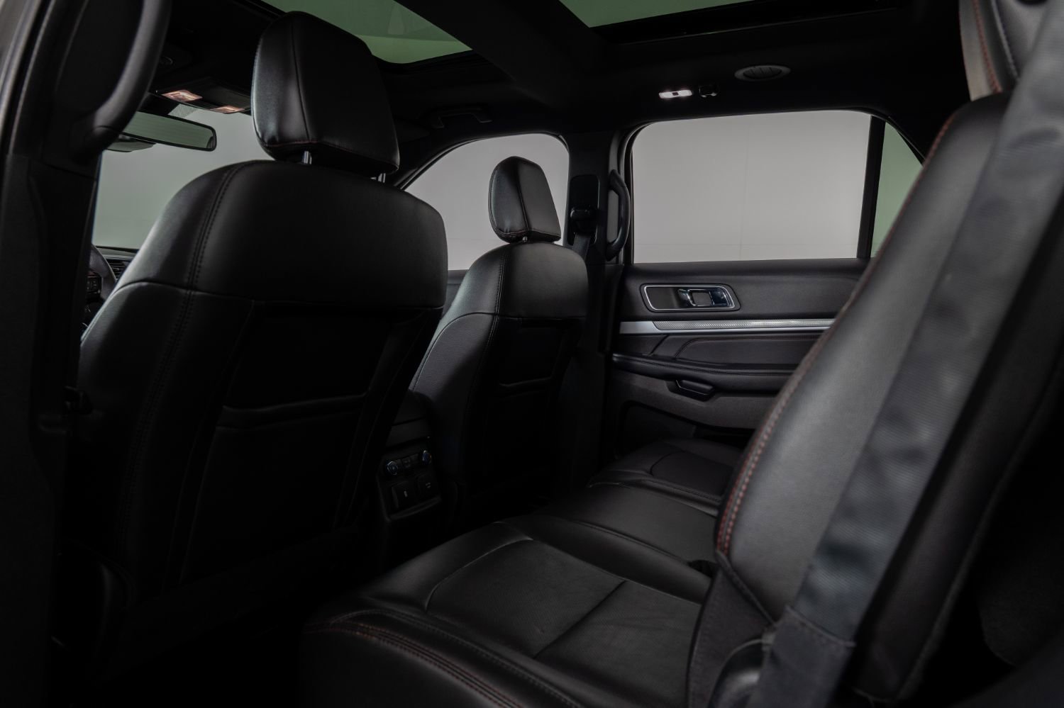 Used 2018 Ford Explorer Sport w/ Equipment Group 401A image 18