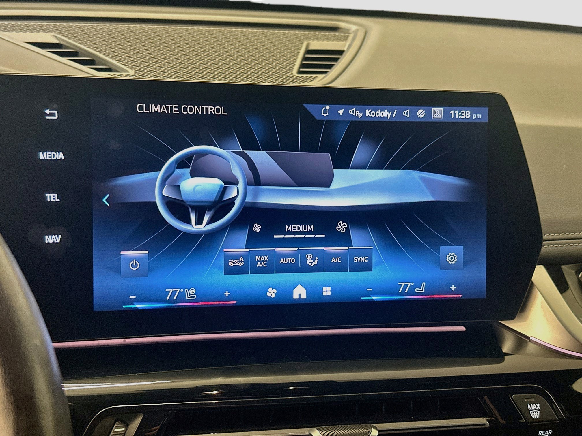 Used 2025 BMW X1 xDrive28i AWD/4WD image 23