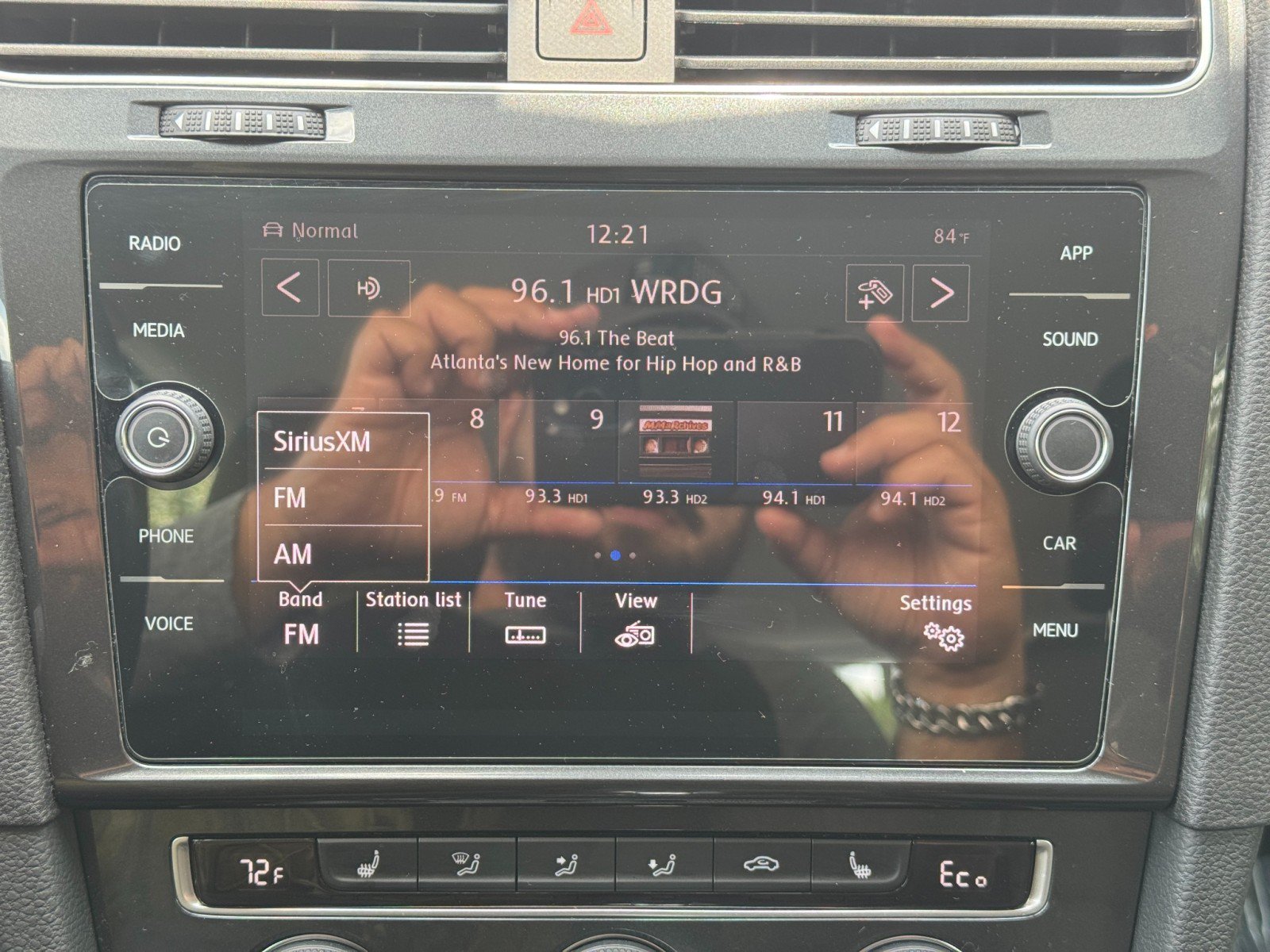 Used 2019 Volkswagen e-Golf SE w/ Driver Assistance Package FWD image 22