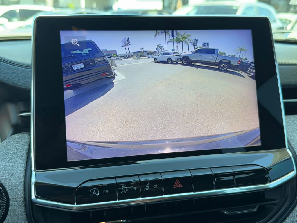 Certified 2022 Jeep Compass Latitude image 30