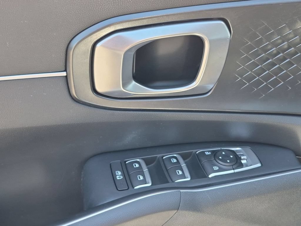 Used 2022 Kia Sorento S FWD image 23