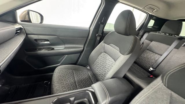 Certified 2025 Nissan Kicks SV image 13