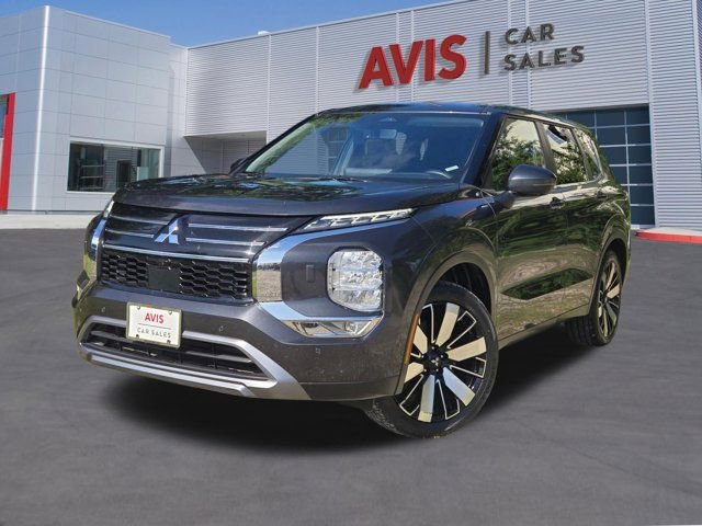 Used 2025 Mitsubishi Outlander SE