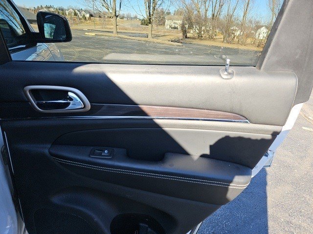 Used 2016 Jeep Grand Cherokee Overland image 15