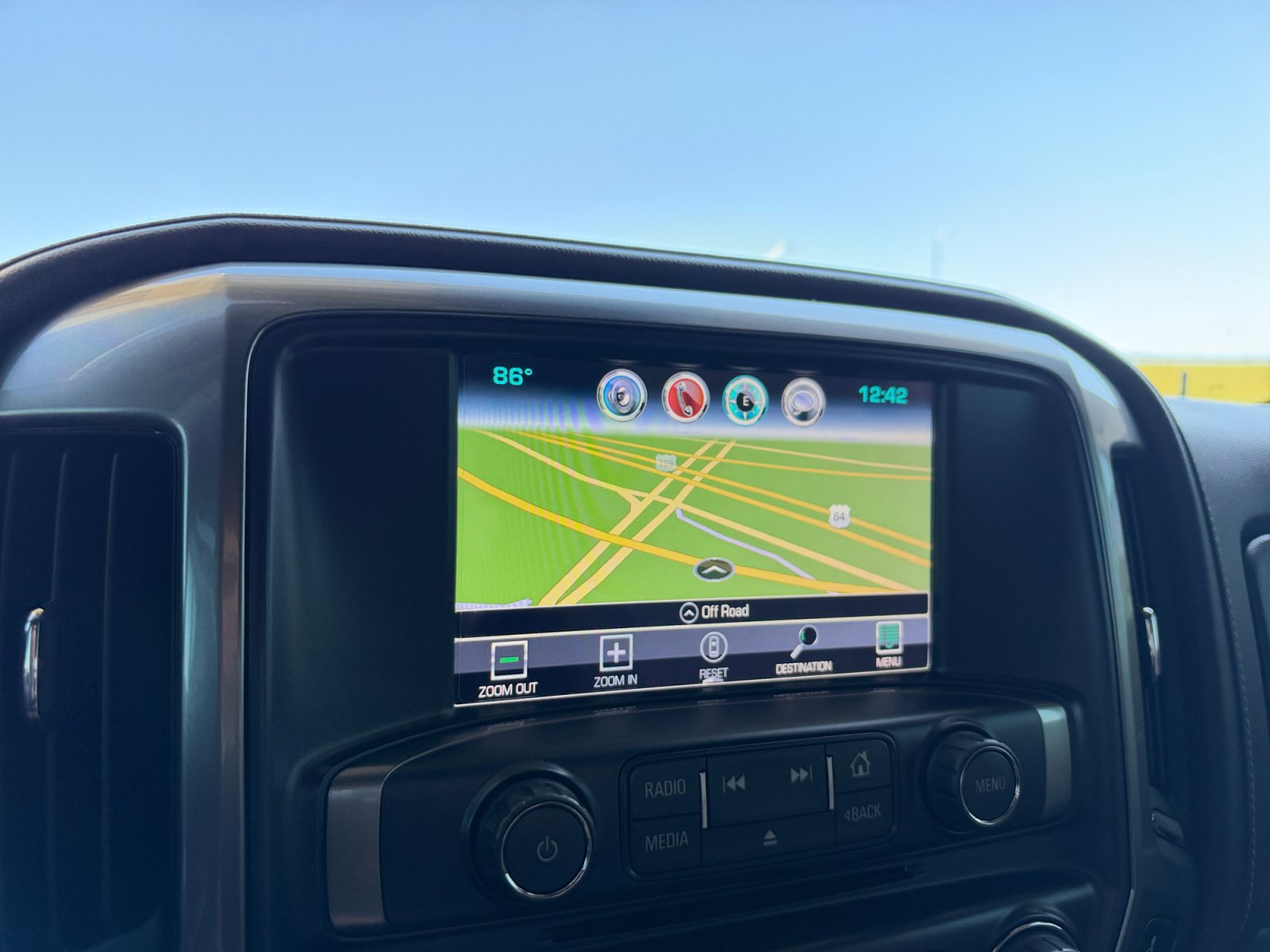 Used 2018 Chevrolet Silverado 1500 LTZ Z71 w/ LTZ Plus Package AWD/4WD image 29