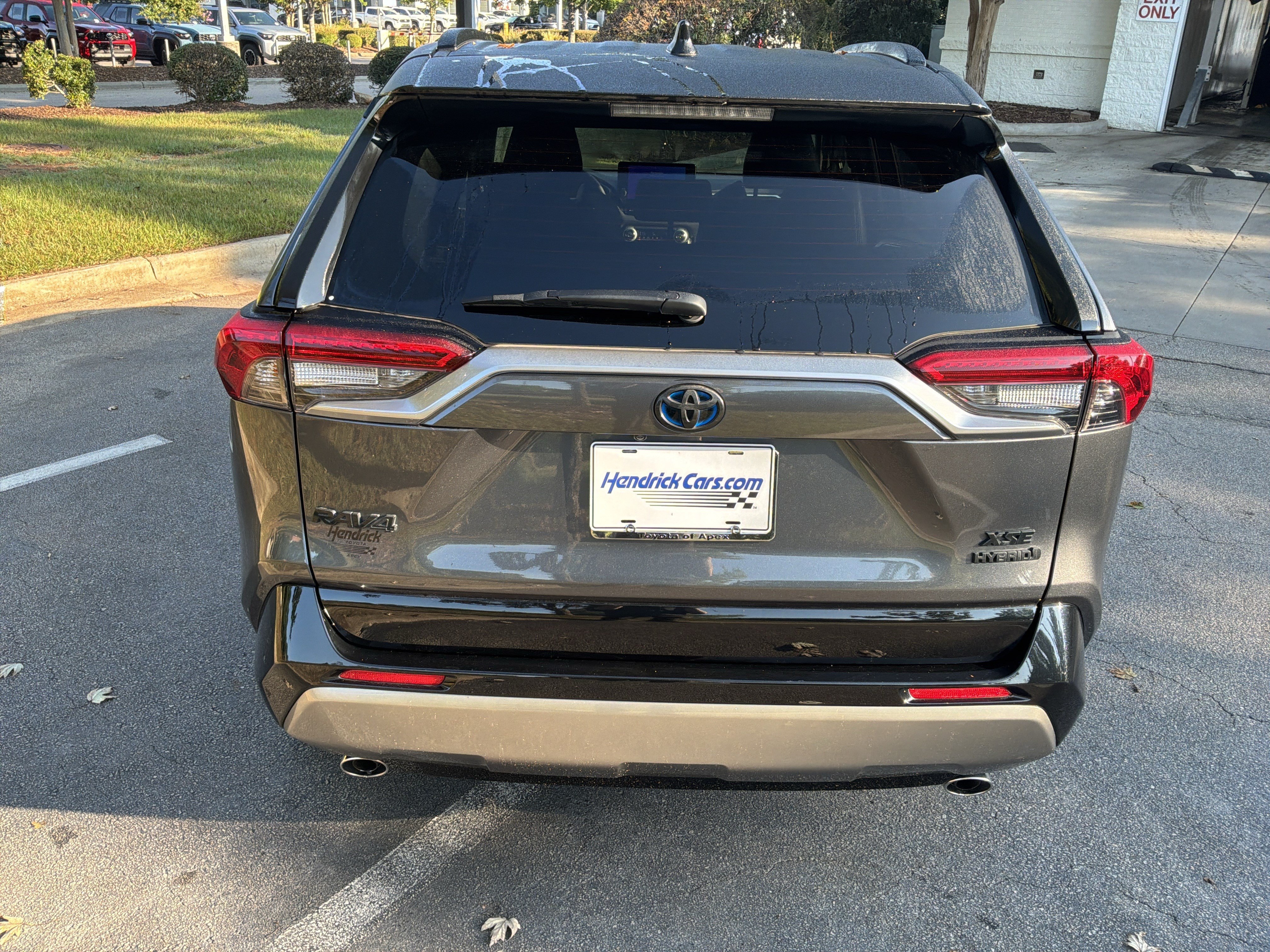 Used 2024 Toyota RAV4 XSE AWD/4WD image 9