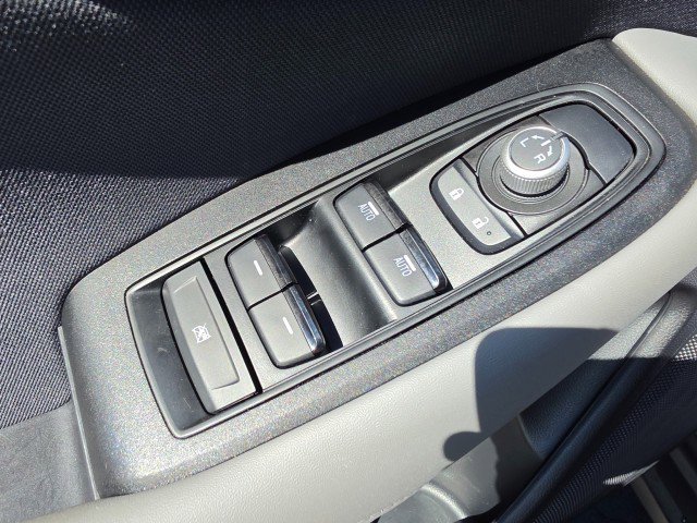 Used 2023 Subaru Outback Premium image 31