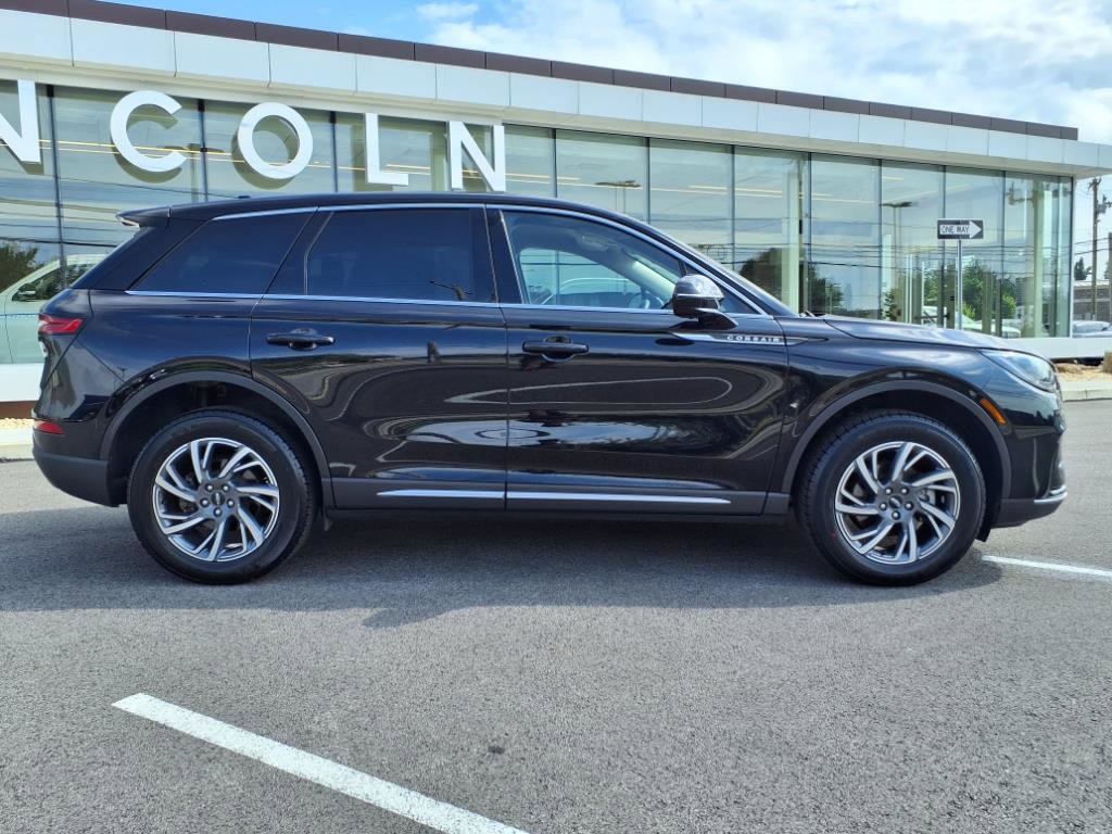 Certified 2023 Lincoln Corsair AWD w/ Equipment Group 101A image 8