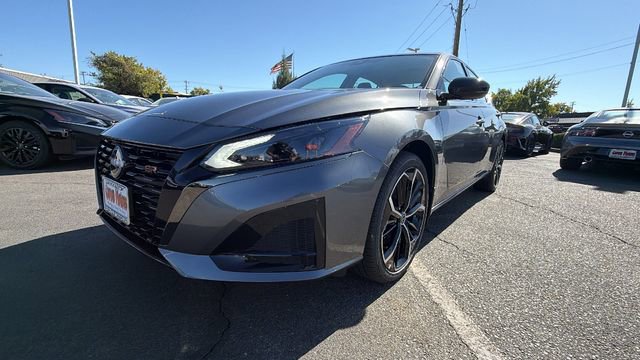 New 2025 Nissan Altima 2.5 SR image 9