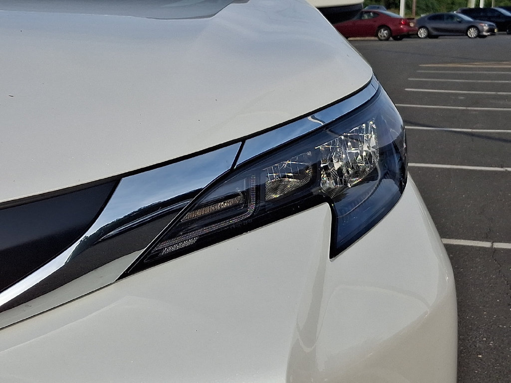 Certified 2026 Toyota Sienna XLE AWD/4WD image 9