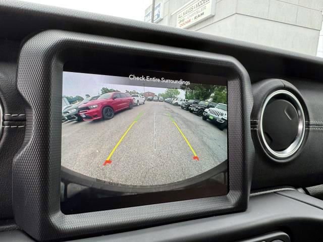 Certified 2022 Jeep Wrangler Unlimited Sahara w/ Cold Weather Group image 19