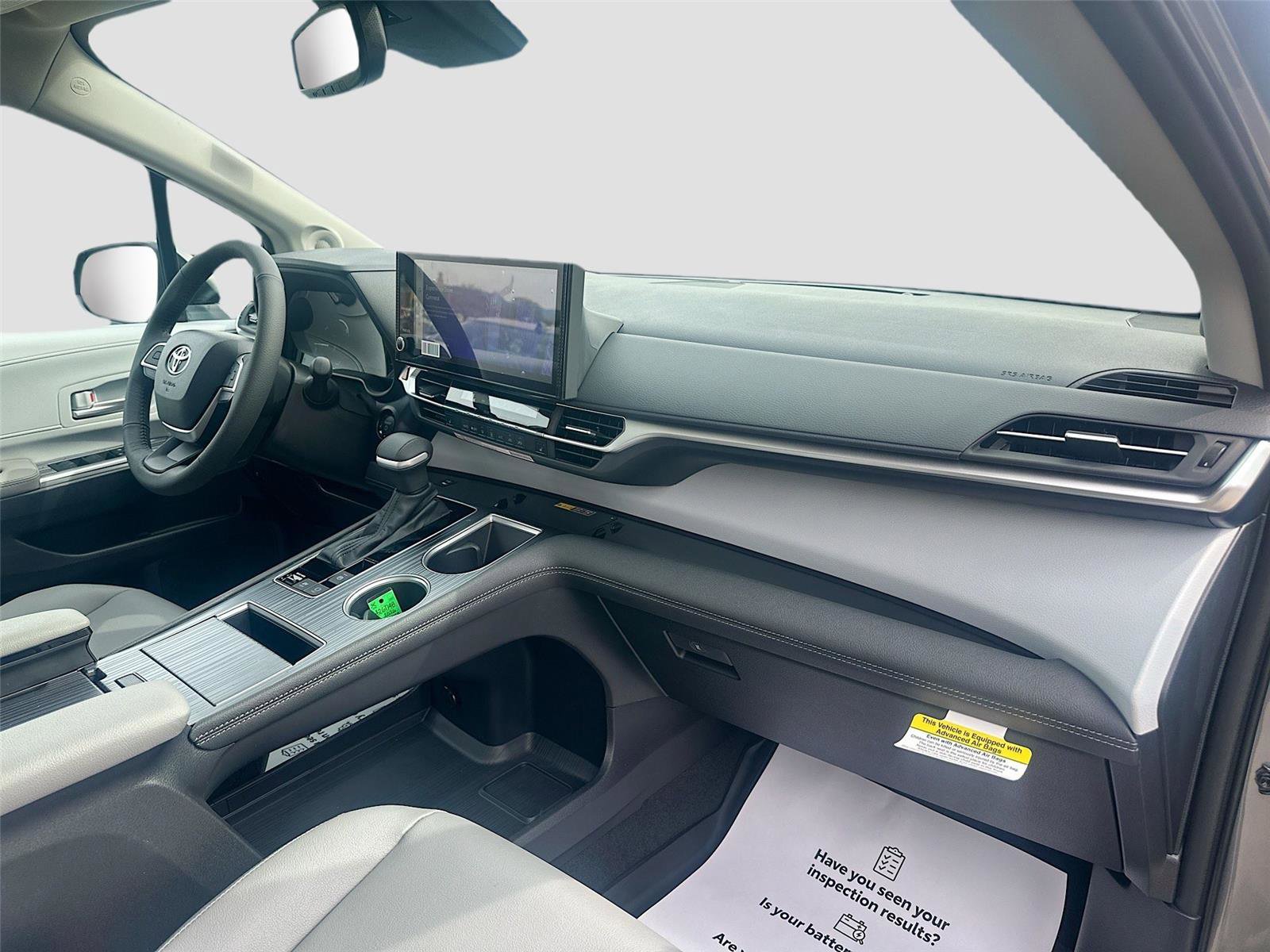 New 2026 Toyota Sienna XLE image 30