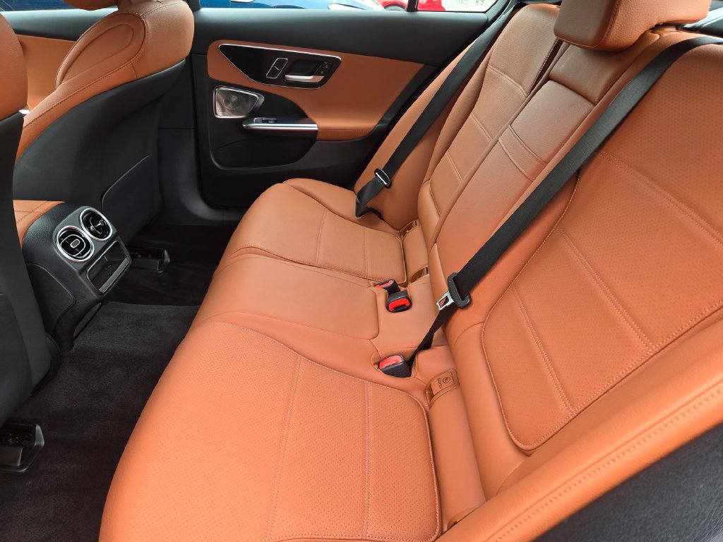 Used 2025 Mercedes-Benz C 300 Sedan image 13