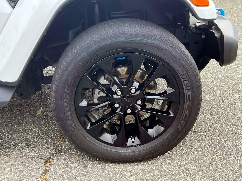 Used 2023 Jeep Wrangler Unlimited Sahara w/ Cold Weather Group image 11