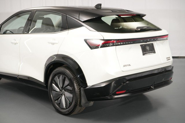 Used 2023 Nissan Ariya AWD image 17