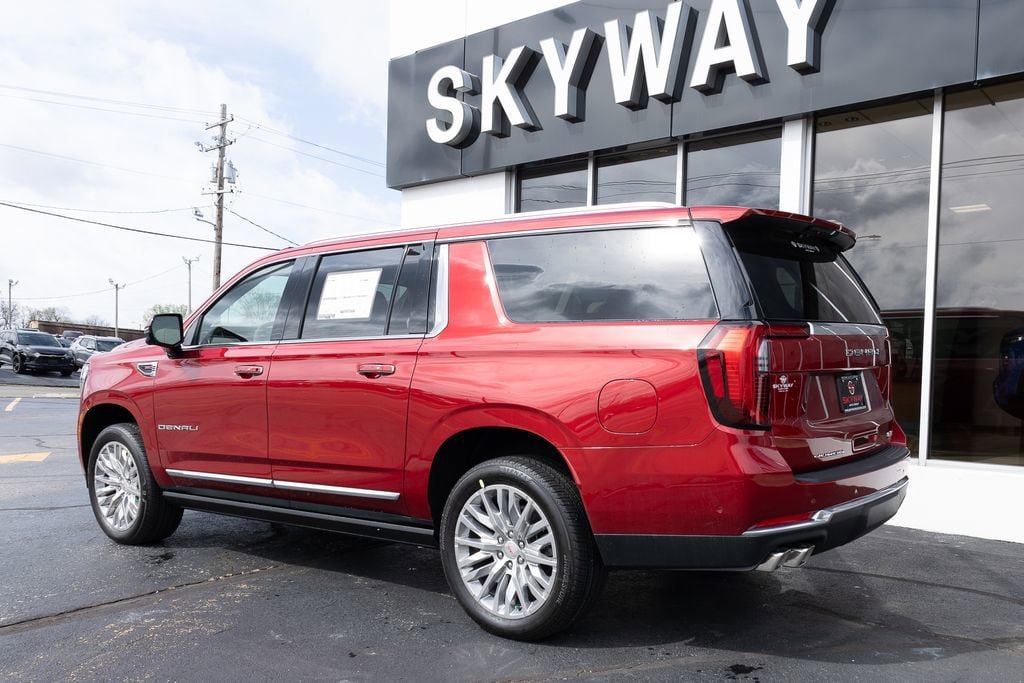 New 2026 GMC Yukon XL Denali w/ Sun & Power Step Package AWD/4WD image 3