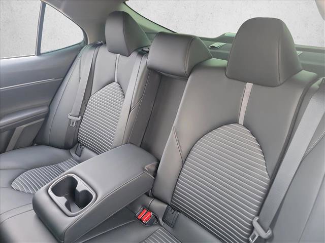 Used 2024 Toyota Camry SE image 14