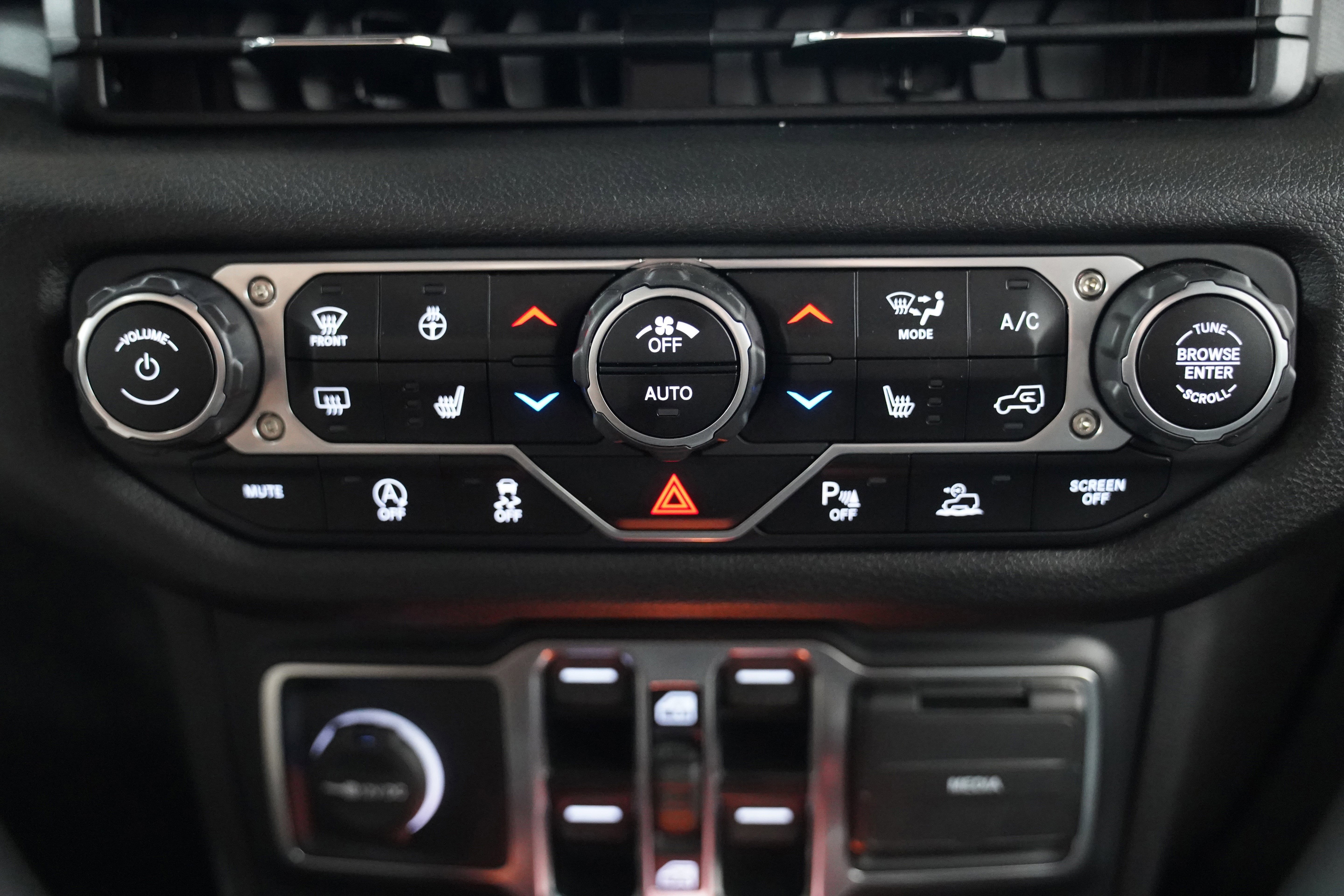 Used 2024 Jeep Gladiator Sport image 28