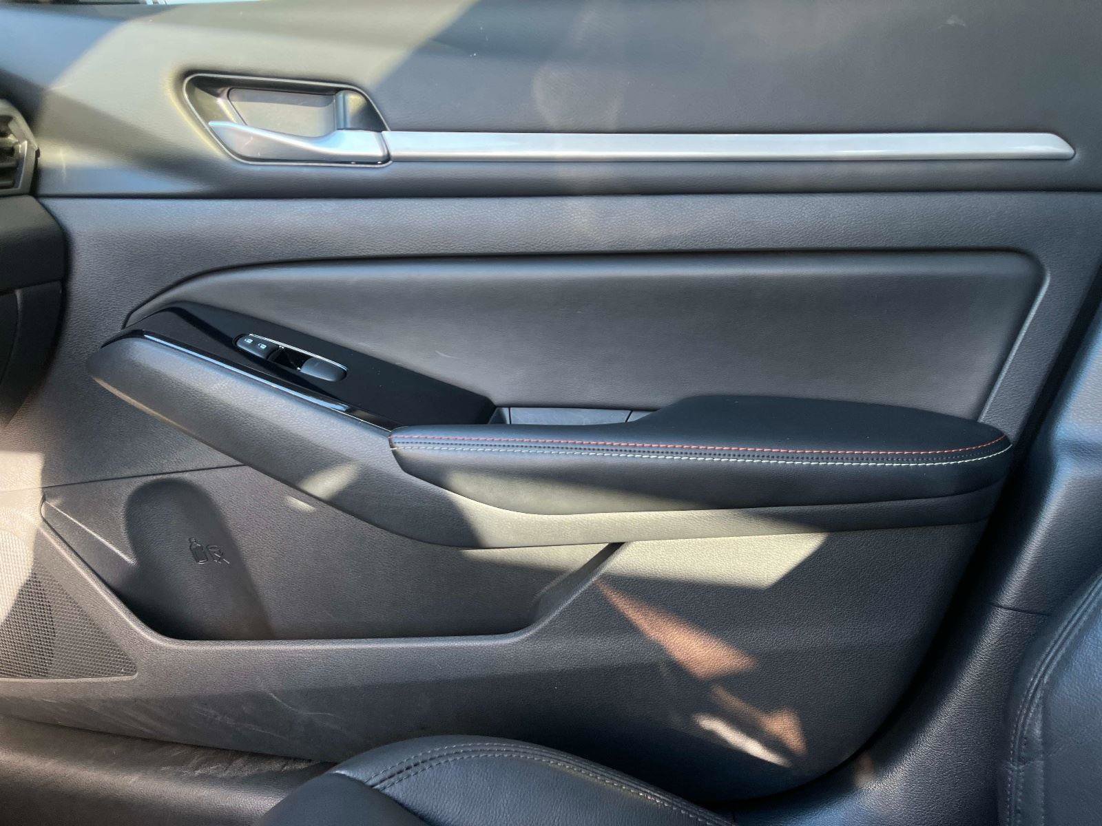 Used 2024 Nissan Altima 2.5 SR w/ SR Premium Package image 21