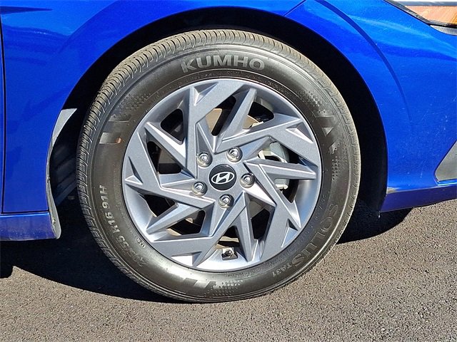 Used 2024 Hyundai Elantra SEL image 12