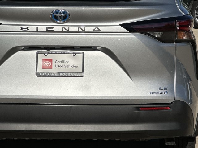 Certified 2023 Toyota Sienna LE FWD image 6