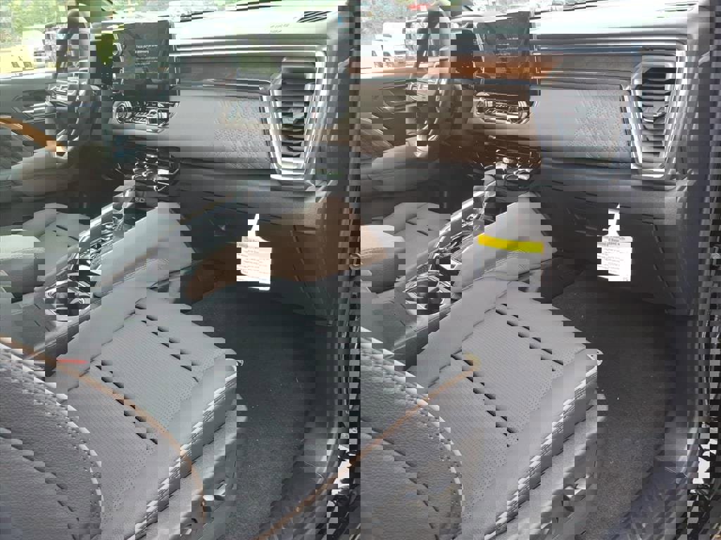 New 2026 GMC Canyon Denali image 9