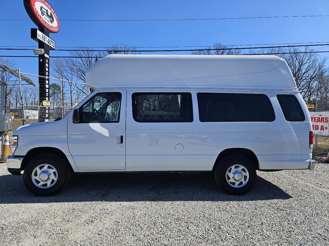 Used 2014 Ford E-350 and Econoline 350 Extended Super Duty w/ Power Group RWD image 4