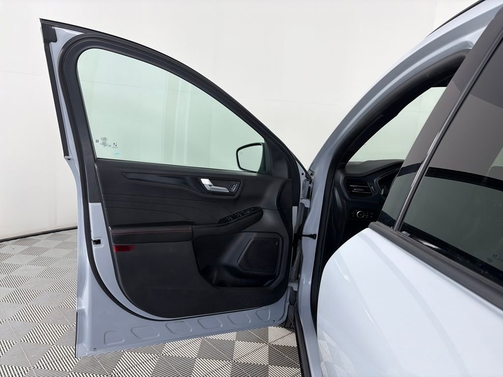 Certified 2025 Ford Escape ST-Line Select image 10