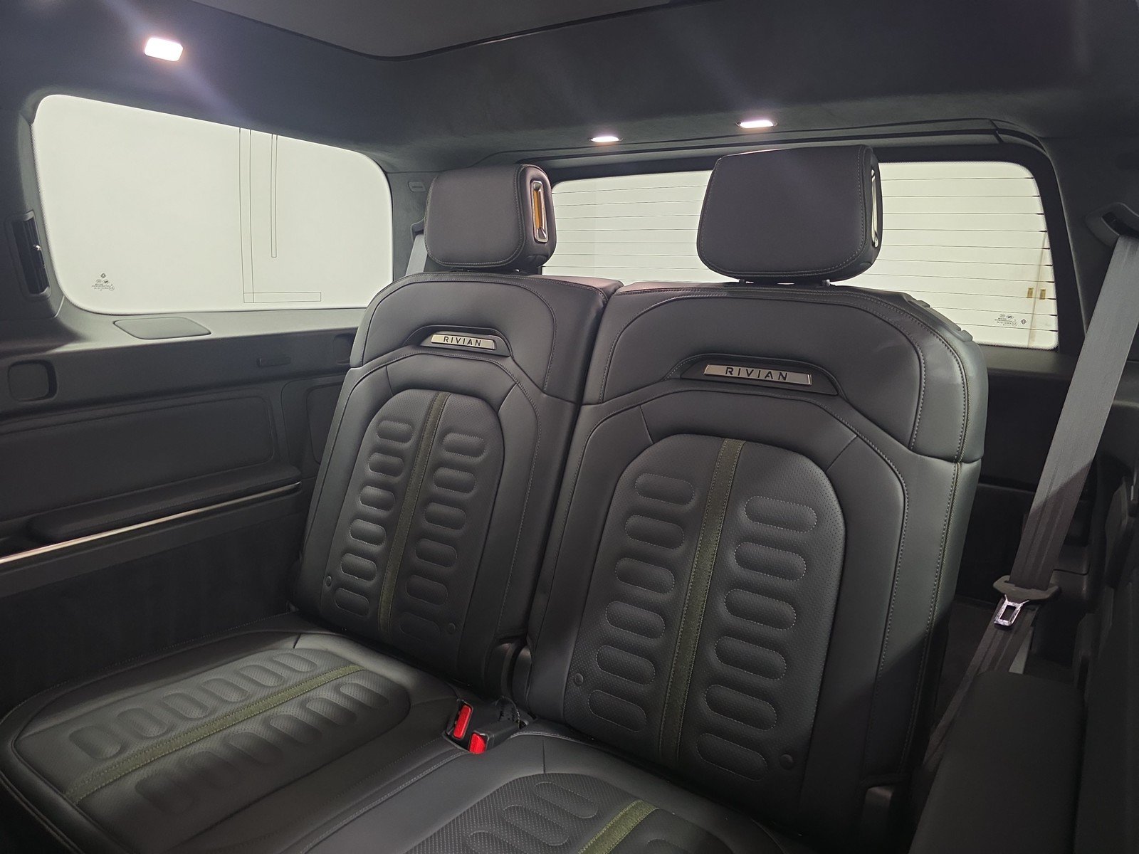 Used 2024 Rivian R1S Adventure AWD/4WD image 22