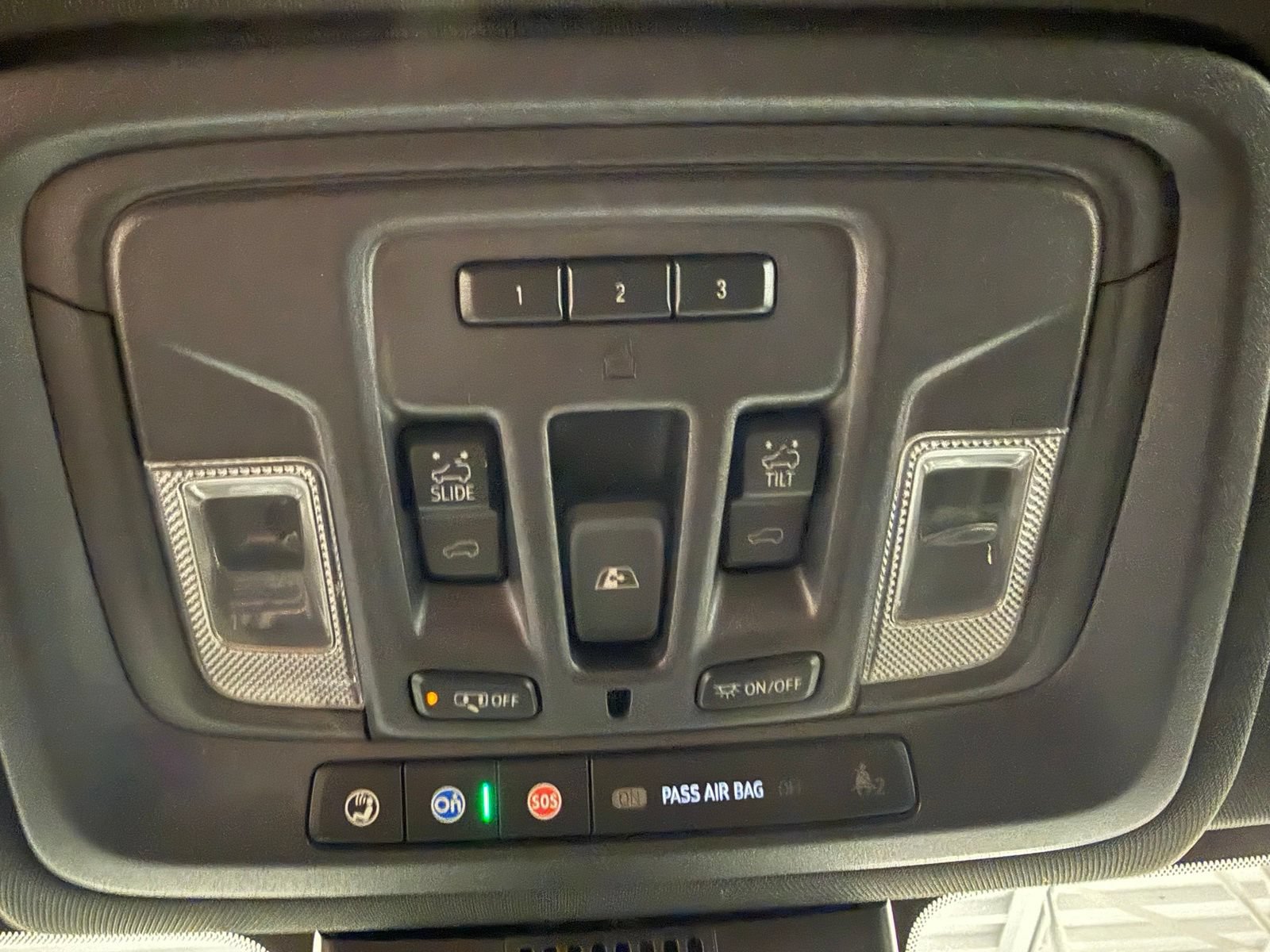 Used 2022 Chevrolet Silverado 1500 ZR2 w/ Technology Package AWD/4WD image 16