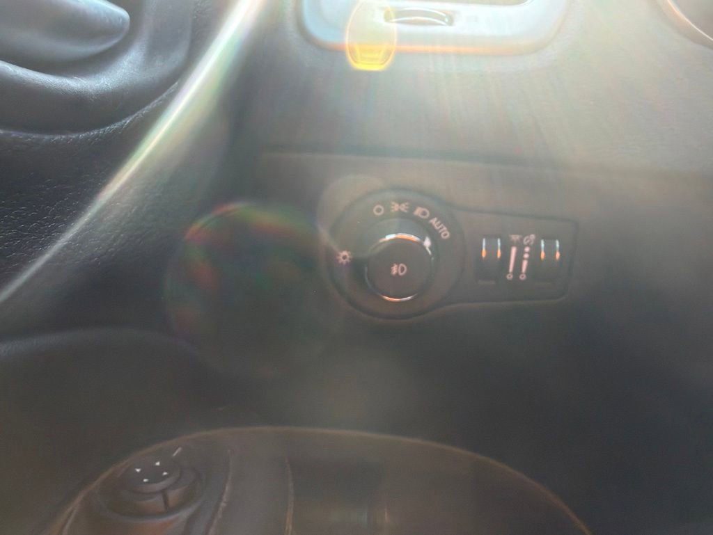 Used 2020 Jeep Compass Latitude FWD image 20