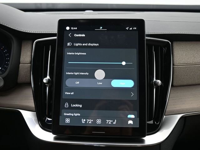 New 2026 Volvo XC90 B6 Plus w/ Protection Package Premier image 17