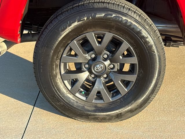 Used 2023 Toyota Tacoma SR5 RWD image 9