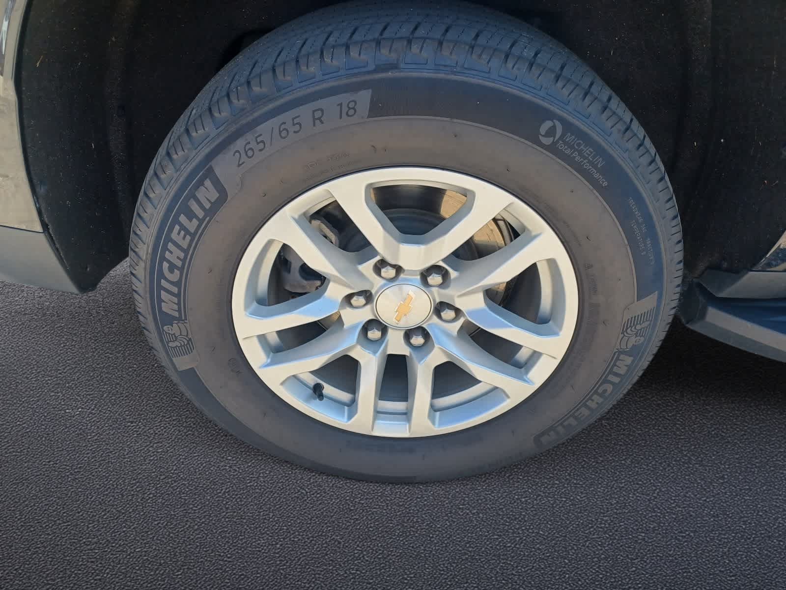 Used 2024 Chevrolet Suburban LT AWD/4WD image 27